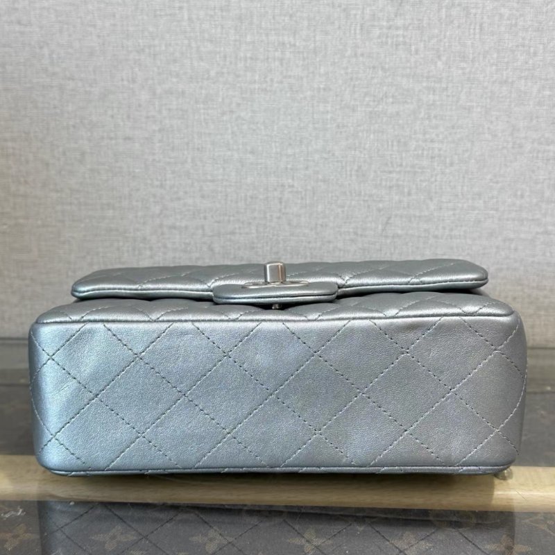 CHANEL 太空銀大mini肩背斜背包 20*12*8 98新配件塵袋-4