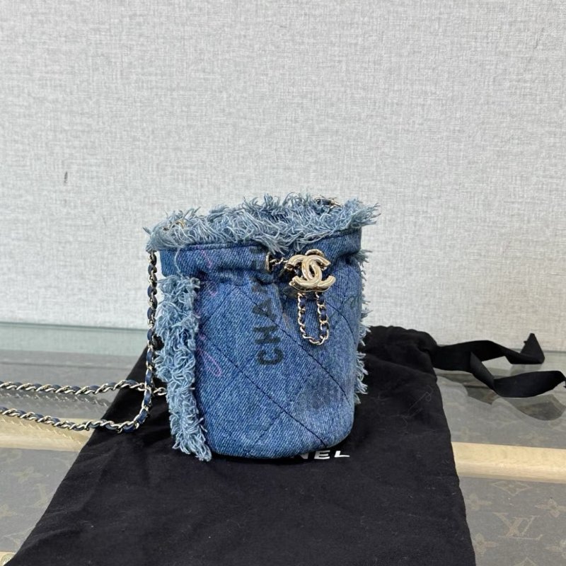 CHANEL 牛仔塗鴉mini水桶包 9*12*8 98新配件塵袋保卡-1