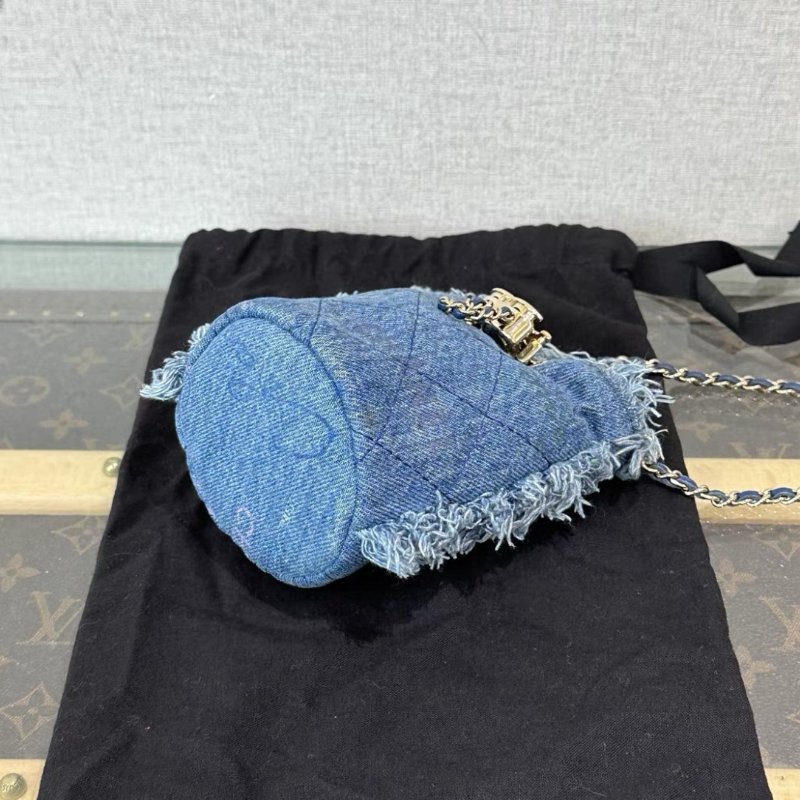 CHANEL 牛仔塗鴉mini水桶包 9*12*8 98新配件塵袋保卡-2