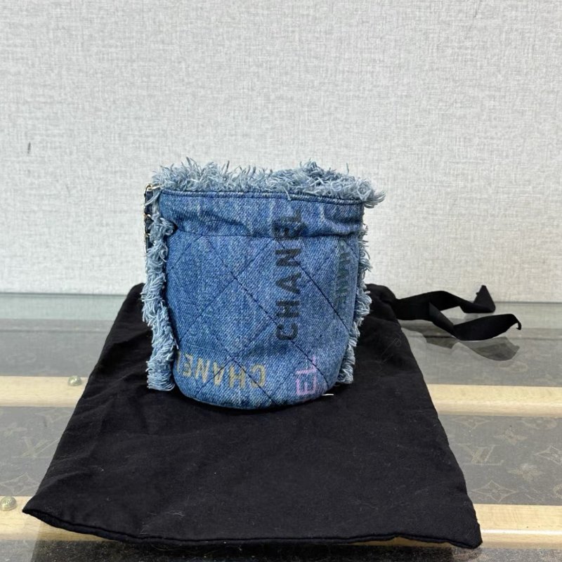 CHANEL 牛仔塗鴉mini水桶包 9*12*8 98新配件塵袋保卡-5