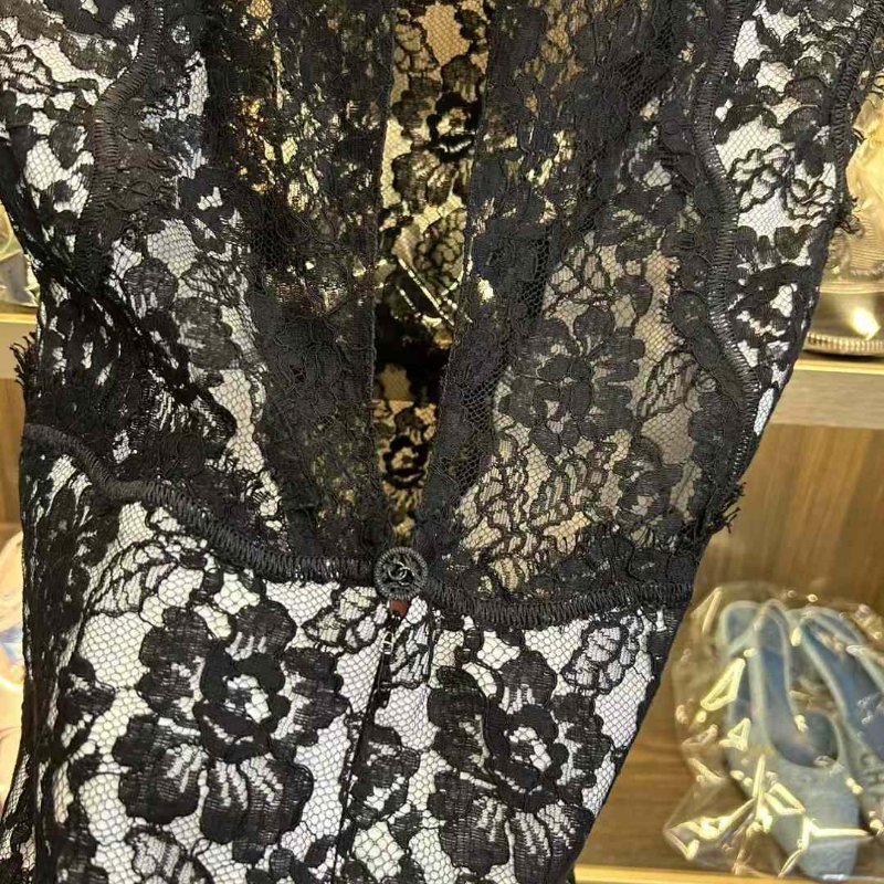 CHANEL 蕾絲上衣 34號 非常新-3