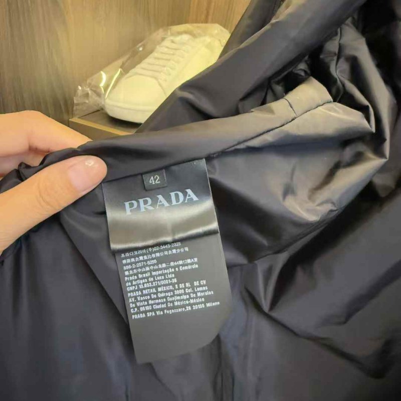 prada 女款外套 42號 只穿一次非常新 經典款-2