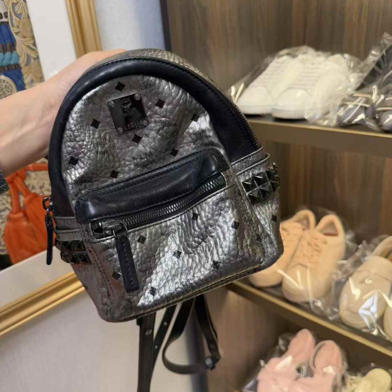 mcm 小號 後背包 很新-1