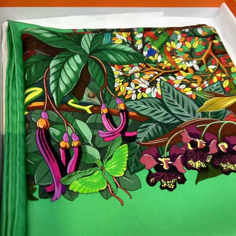 Hermes《生命真諦》絲巾 全新閒置 配件有盒子，尺寸90×90-3