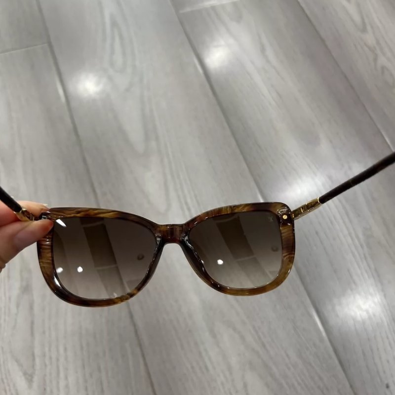 Lv茶色老花墨鏡 用 一次閒置很新 配件有塵袋-3
