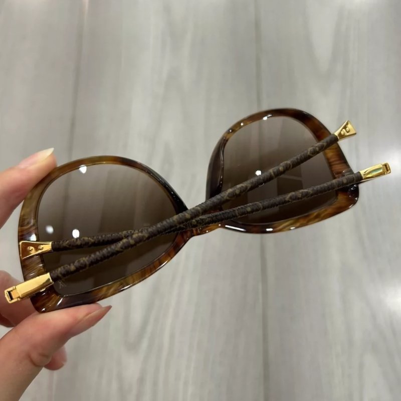 Lv茶色老花墨鏡 用 一次閒置很新 配件有塵袋-4