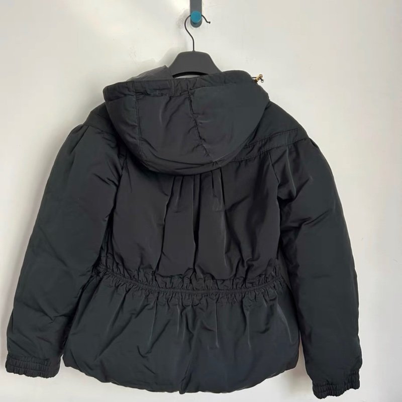 Moncler 黑色收腰羽絨外套 2碼 胸圍68 衣長63-5
