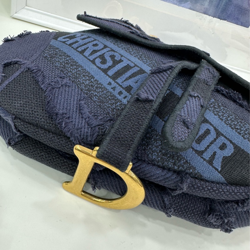 Dior 迪奧 馬鞍包 中號 藍色牛仔拼接刺繡帆布金扣手提包腋下包 底長25.5cm 19年編碼-9