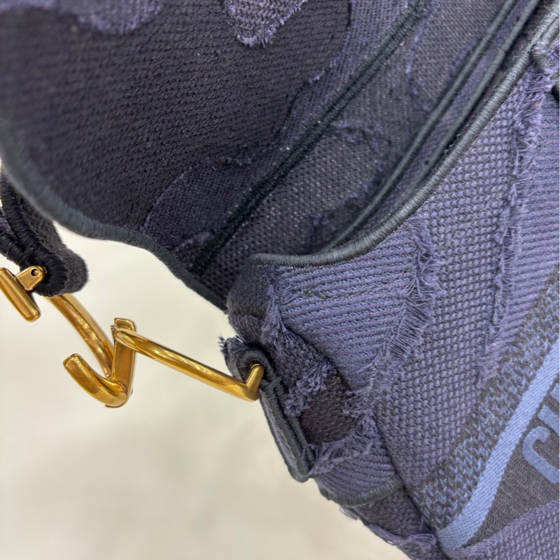 Dior 迪奧 馬鞍包 中號 藍色牛仔拼接刺繡帆布金扣手提包腋下包 底長25.5cm 19年編碼-12