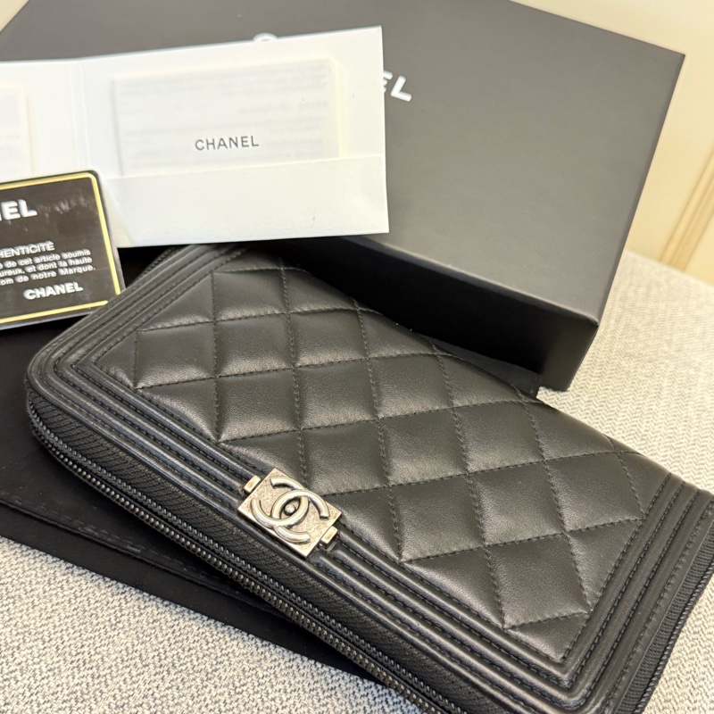 真品 CHANEL Boy Chanel 菱格紋 CoCo Mark 黑色小羊皮拉鍊長夾 全套-0