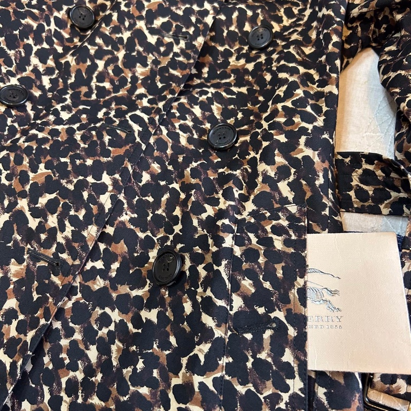 BURBERRY 英國黑標豹紋中長風衣-8
