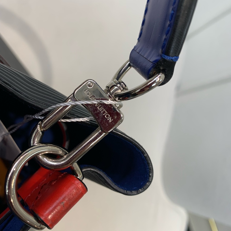 LV 黑色水桶 XB620-12