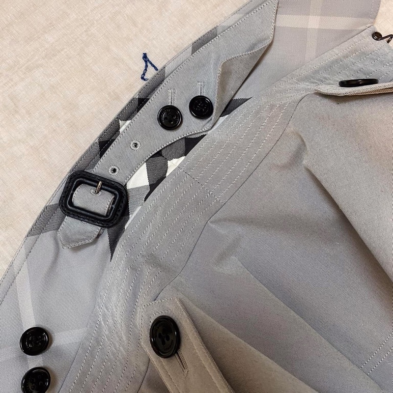 BURBERRY英國黑標雪花灰皮帶款風衣-6