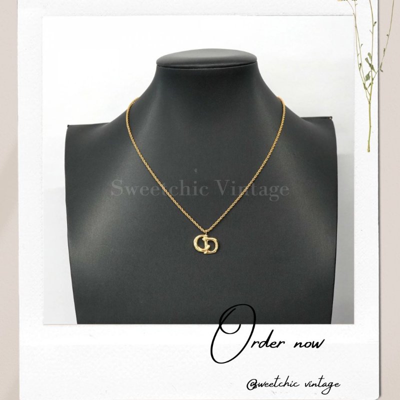 8月新品上架 🔥💖 ✨超美新到 !Christian Dior 金色水鑽愛心 CD Logo 項鍊 DIOR項鍊-3