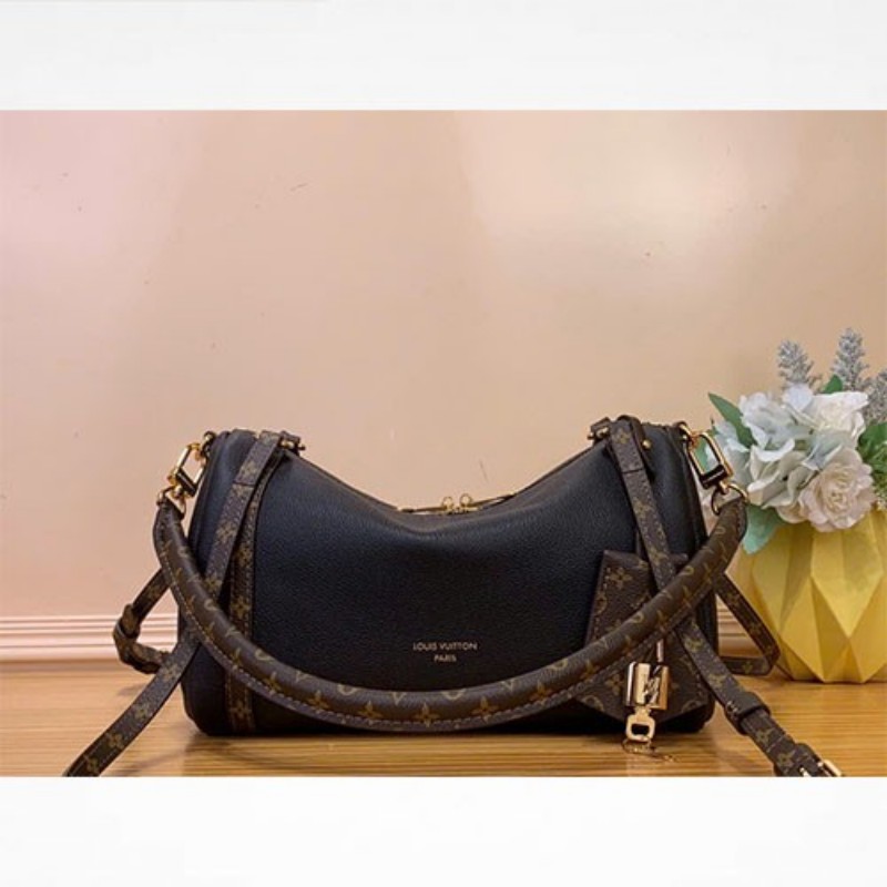 全新 LV 2025 秋冬時裝秀系列 小牛皮金屬掛鎖都市包 黑色 M26039-3