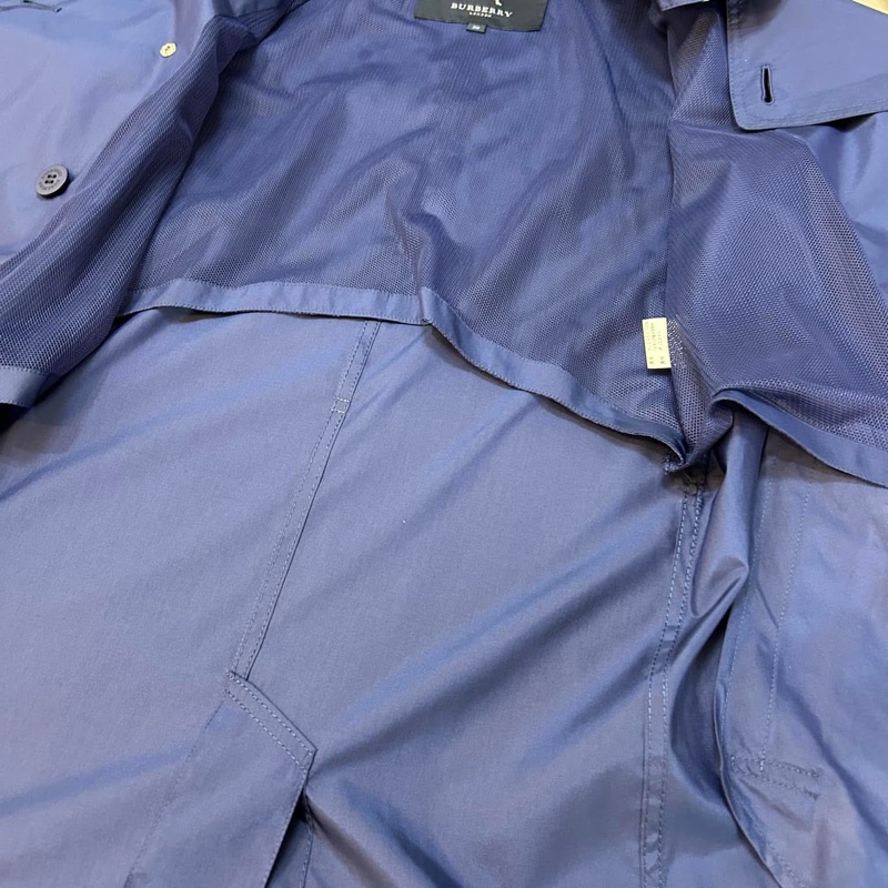 BURBERRY LONDON寶藍輕盈風衣-10