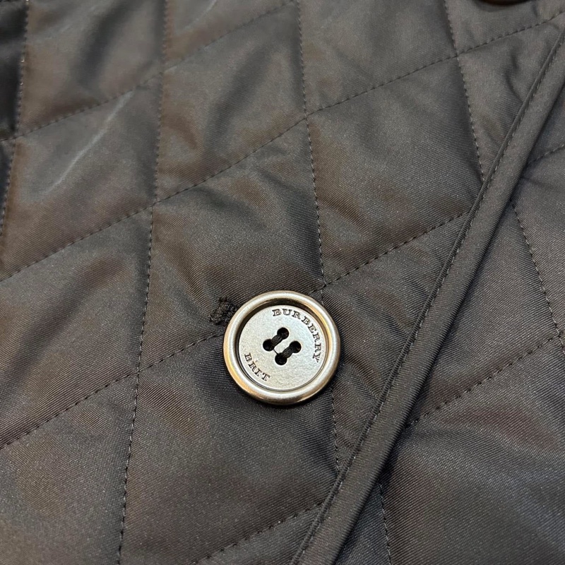 BURBERRY BRIT黑色絎縫外套-5