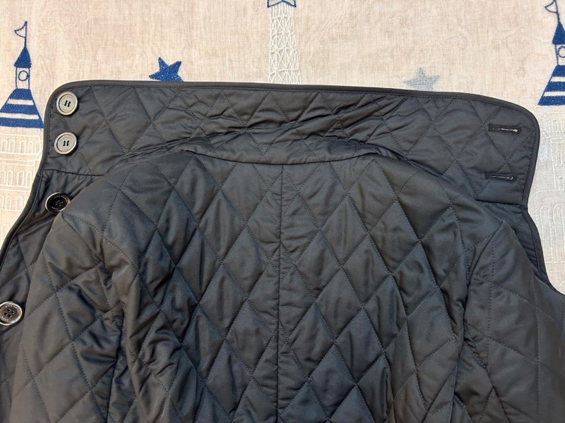 BURBERRY BRIT黑色絎縫外套-11
