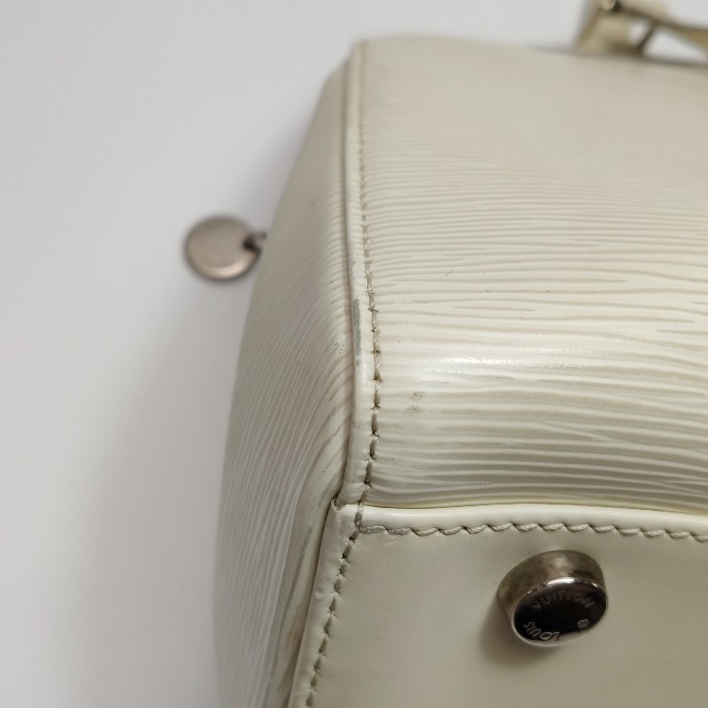 Louis Vuitton(LV)Brea醫生包中號牛皮水波紋鉚釘裝飾單肩包尺-11