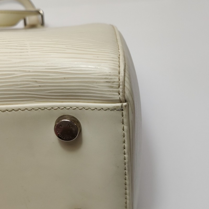 Louis Vuitton(LV)Brea醫生包中號牛皮水波紋鉚釘裝飾單肩包尺-12