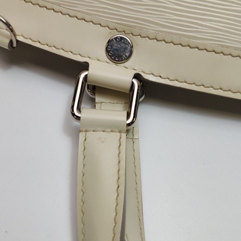 Louis Vuitton(LV)Brea醫生包中號牛皮水波紋鉚釘裝飾單肩包尺-13