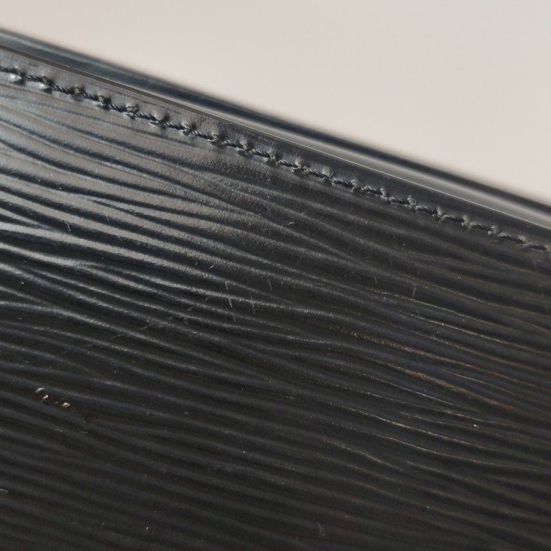 Louis Vuitton (LV) Epi系列 牛皮 純色 水波紋 單肩包-13