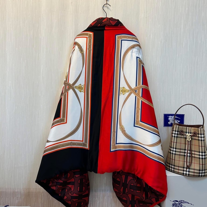BURBERRY英國黑標典藏圍巾印花絲緞寬鬆披肩/緋紅-2