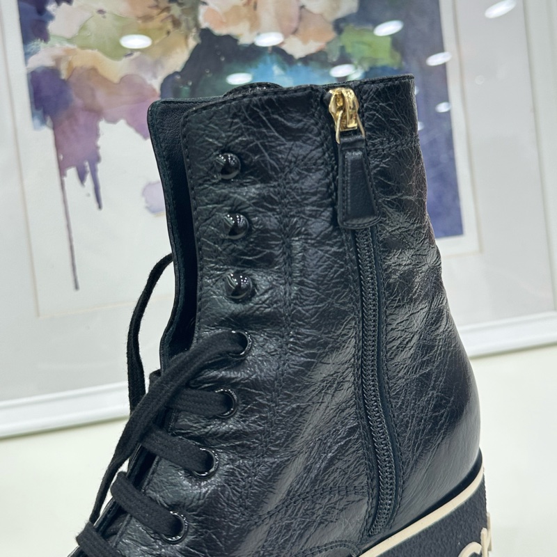 Chanel 黑白字母後跟馬丁靴 37碼 閒置-7