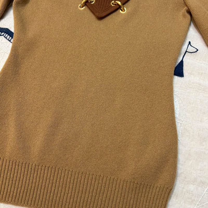 BURBERRY英國黑標金屬環裝飾雙色羊毛針織衫/暖駝色-8