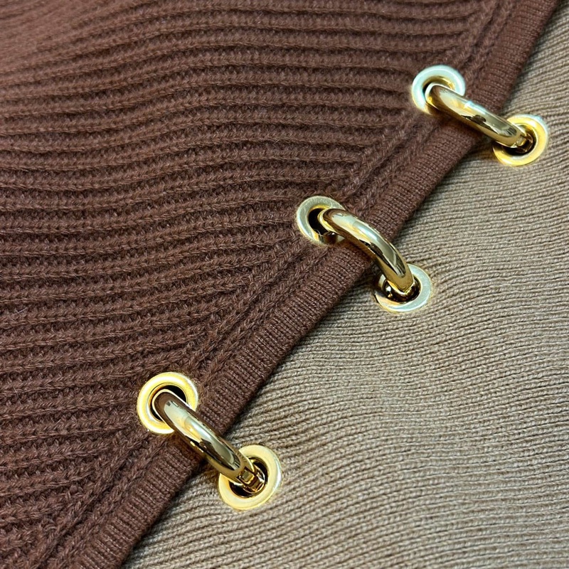 BURBERRY英國黑標金屬環裝飾雙色羊毛針織衫/暖駝色-9