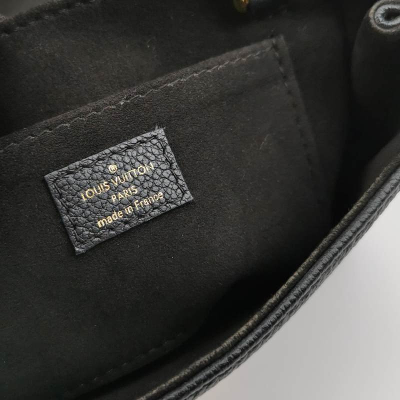 Louis Vuitton (LV) Saint GermainBB 牛皮 S-lock鎖扣斜背包-5