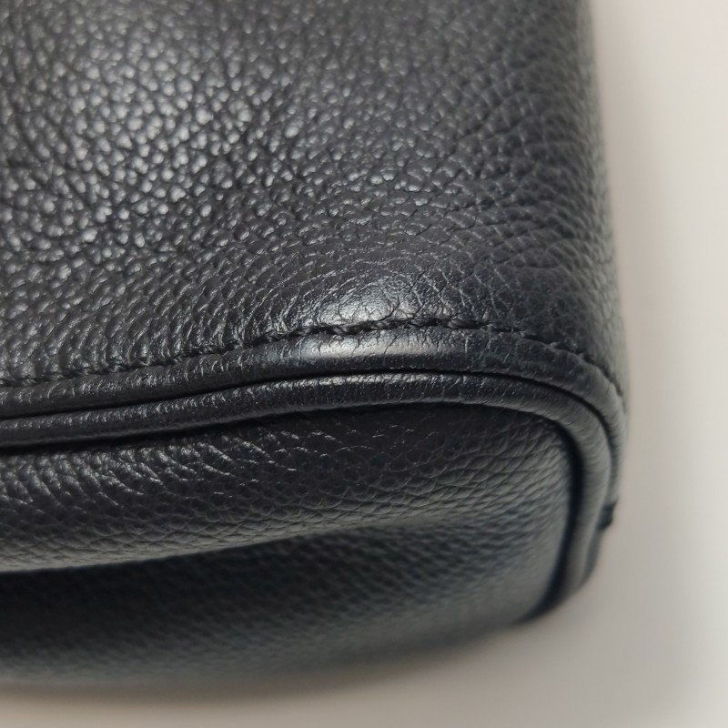 Louis Vuitton (LV) Saint GermainBB 牛皮 S-lock鎖扣斜背包-11