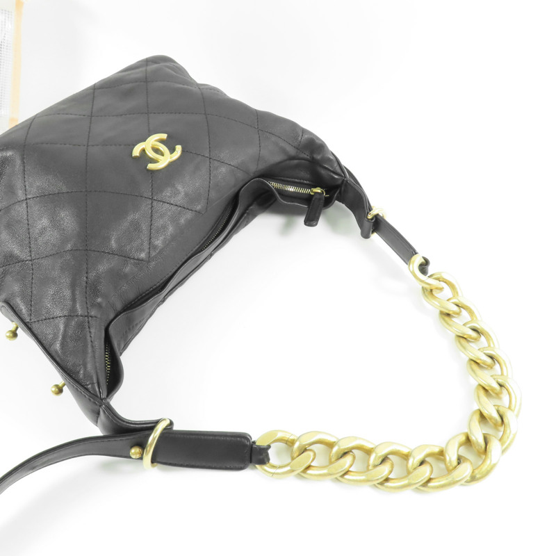 CHANEL 牛皮皮革Hobo Bag金扣肩背袋-8