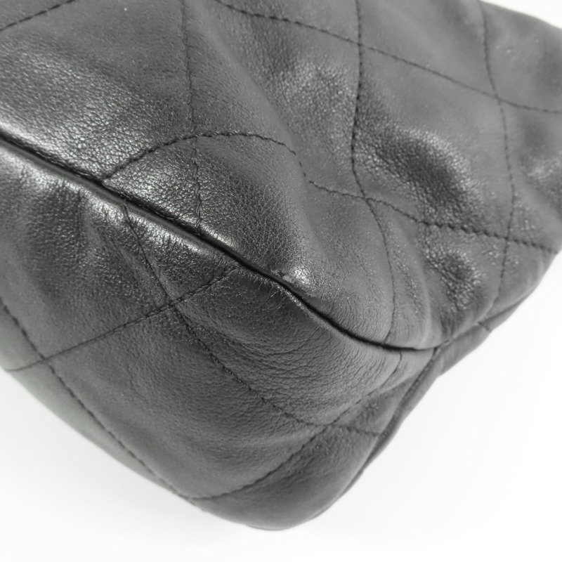 CHANEL 牛皮皮革Hobo Bag金扣肩背袋-10