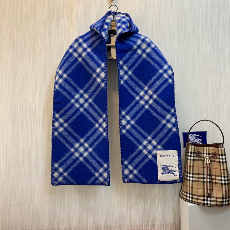 BURBERRY英國黑標騎士藍格紋連帽圍巾-6