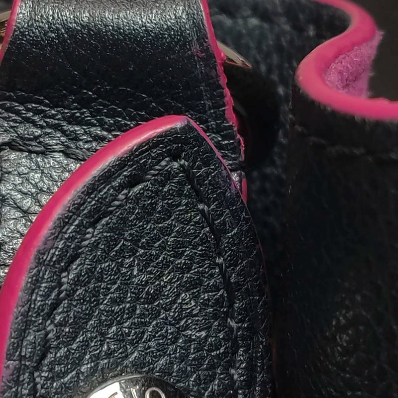 Louis Vuitton (LV) Lockme 牛皮 純色 LV 轉鎖 單肩包-8