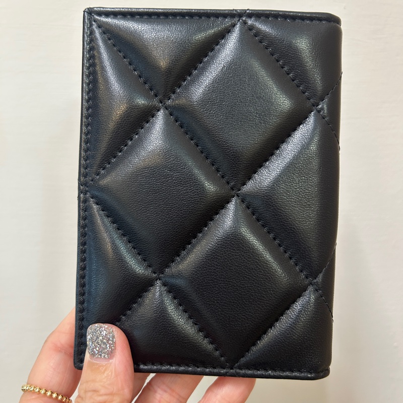 Chanel 黑羊皮19系列護照套 🌼GD款-1