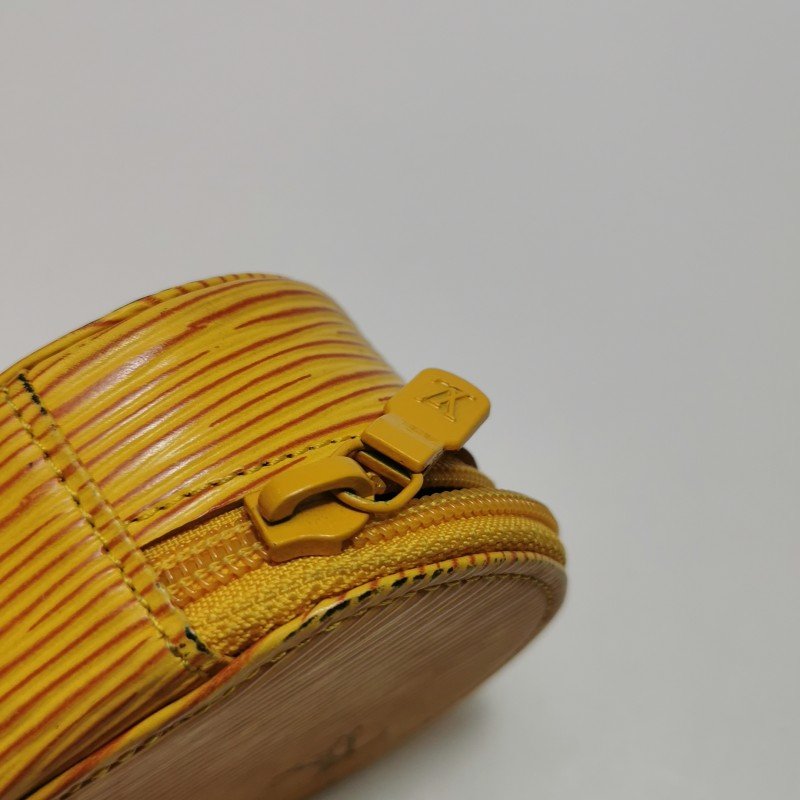 Louis Vuitton (LV) 牛皮 純色水波紋 logo標誌 首飾盒-9