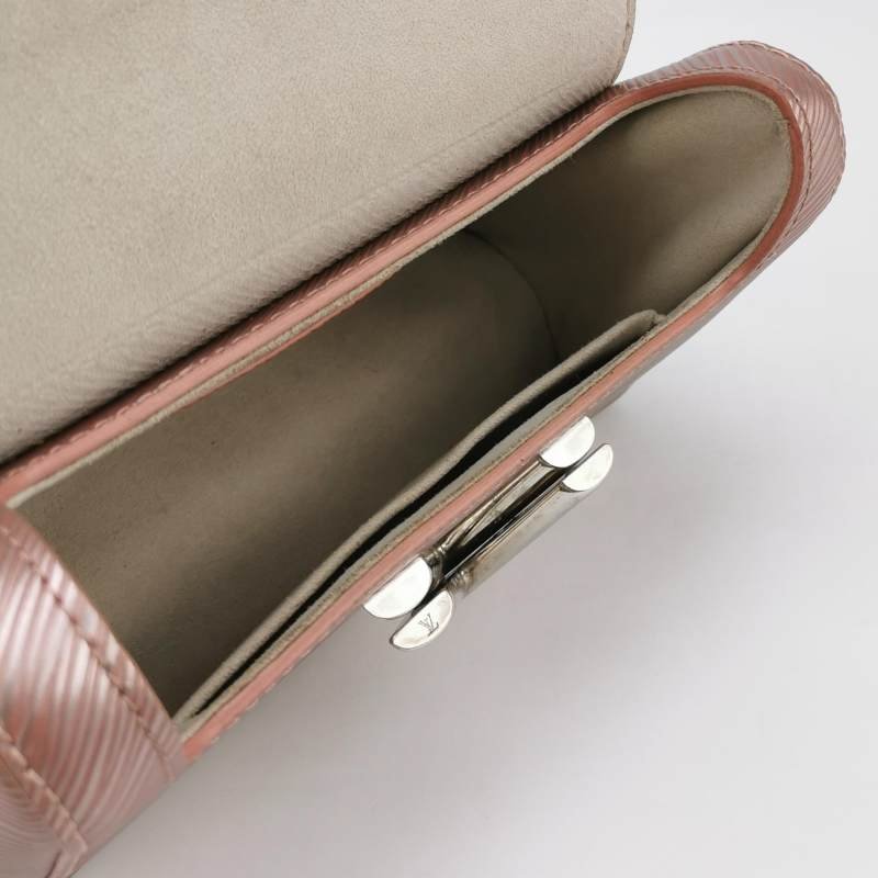 Louis Vuitton (LV) Twist 小號 牛皮 純色水波紋 旋轉鎖扣 單肩包-6