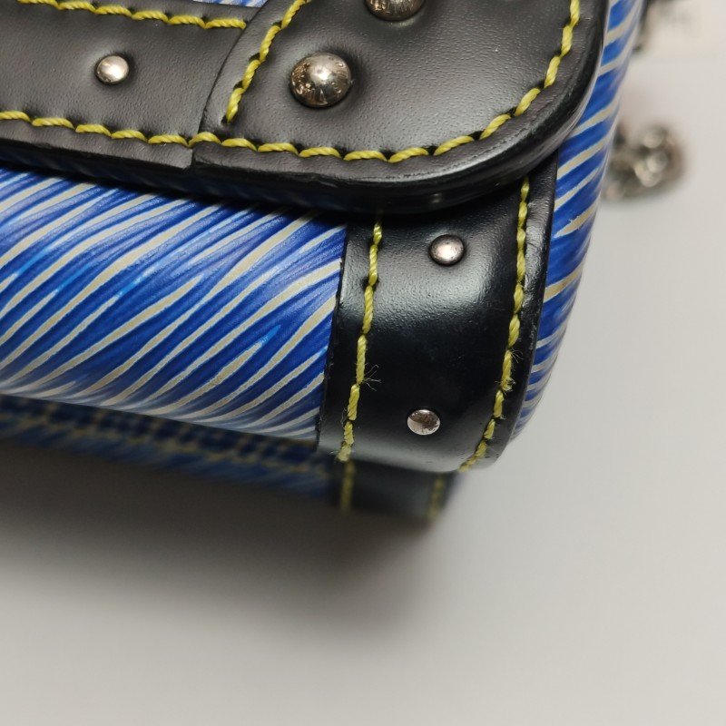 Louis Vuitton (LV) Twist 中型 牛皮 拼色 釘鑽裝飾 旋轉鎖扣 斜背包 單肩包-12