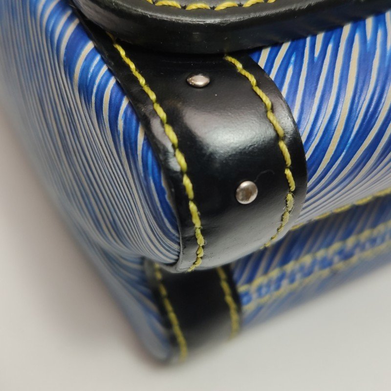 Louis Vuitton (LV) Twist 中型 牛皮 拼色 釘鑽裝飾 旋轉鎖扣 斜背包 單肩包-14