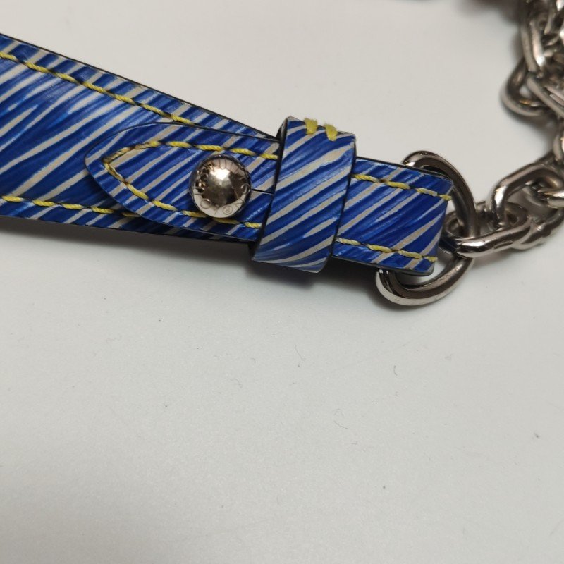 Louis Vuitton (LV) Twist 中型 牛皮 拼色 釘鑽裝飾 旋轉鎖扣 斜背包 單肩包-16