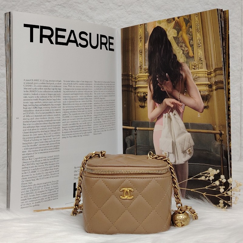 Chanel 香奈兒 小金球化妝包 奶茶色金扣 羊皮 芯片款-0