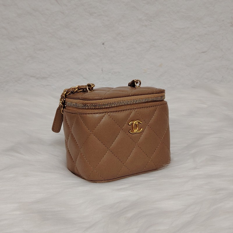 Chanel 香奈兒 小金球化妝包 奶茶色金扣 羊皮 芯片款-1