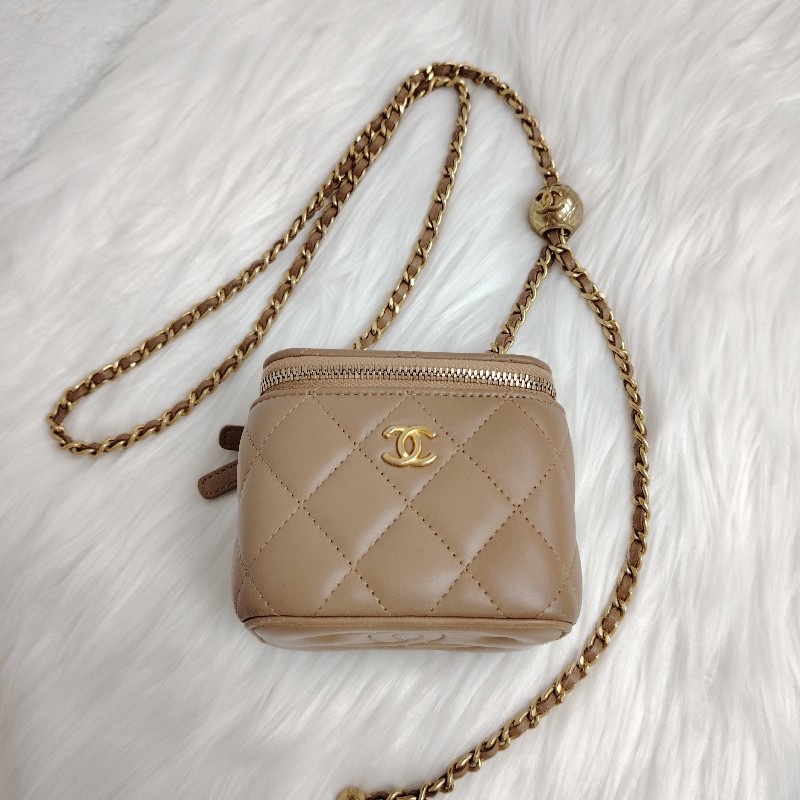Chanel 香奈兒 小金球化妝包 奶茶色金扣 羊皮 芯片款-4