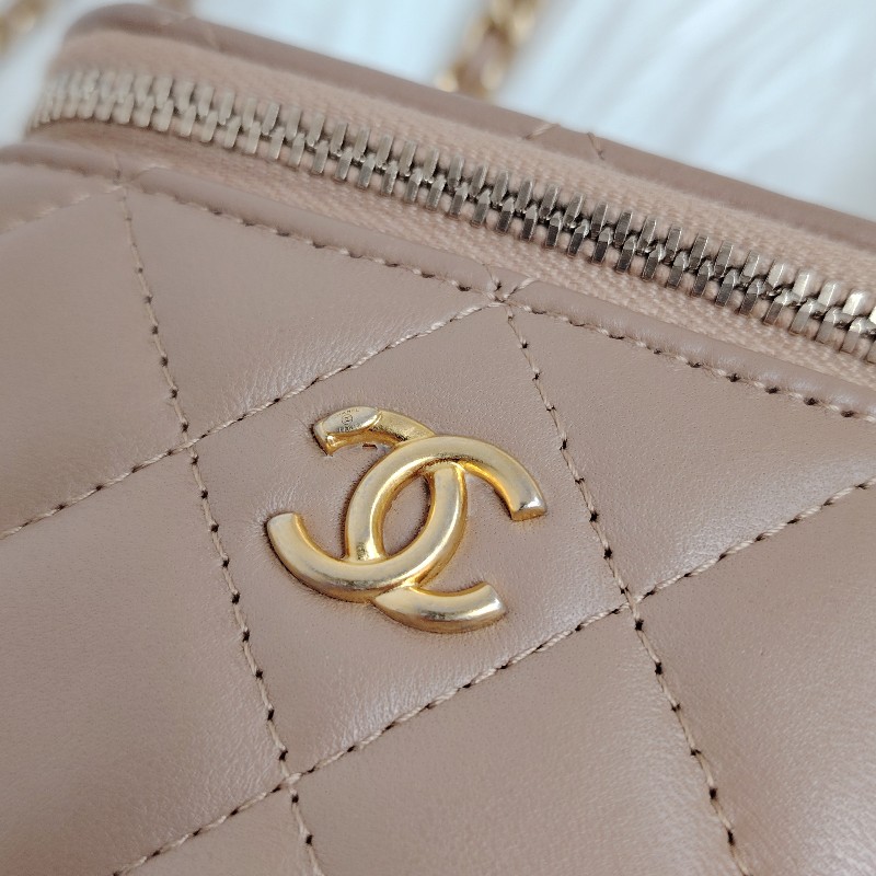 Chanel 香奈兒 小金球化妝包 奶茶色金扣 羊皮 芯片款-5