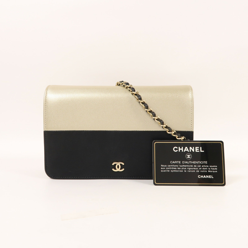 CHANEL 皮革WOC Wallet On Chain金扣鏈帶肩背袋-10