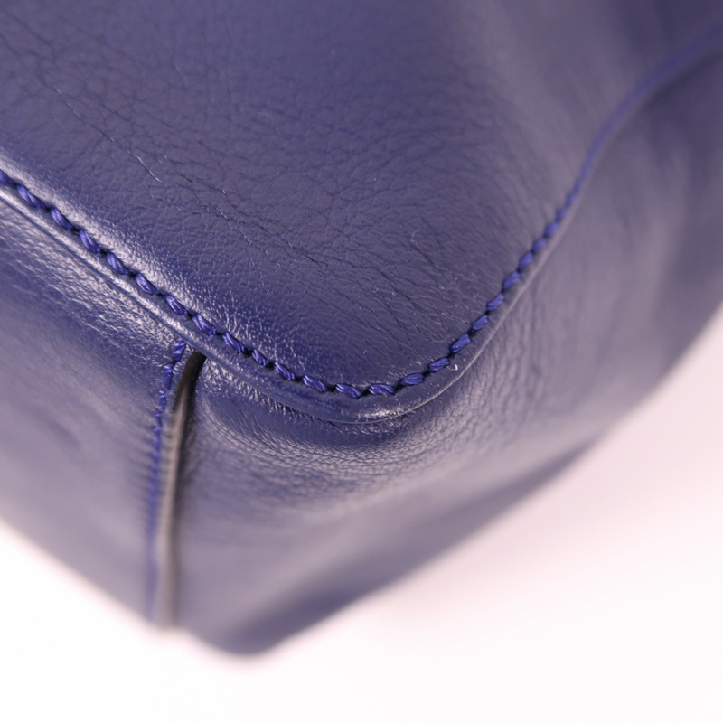 LOEWE 牛皮皮革Shoulder Bag銀扣鏈帶肩背袋-11