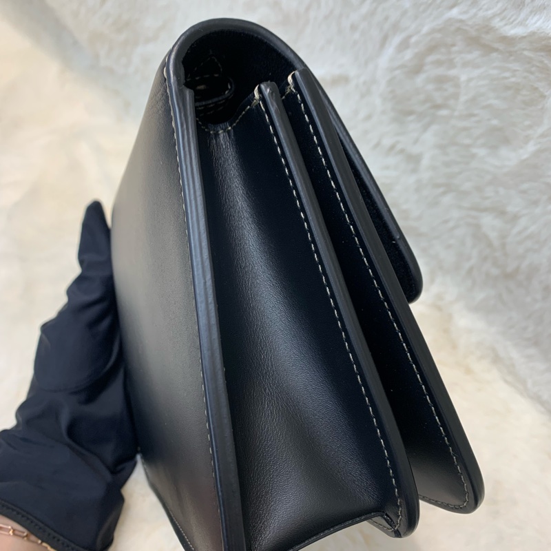 FENDI FF金扣LOGO斜孭袋 I184-3