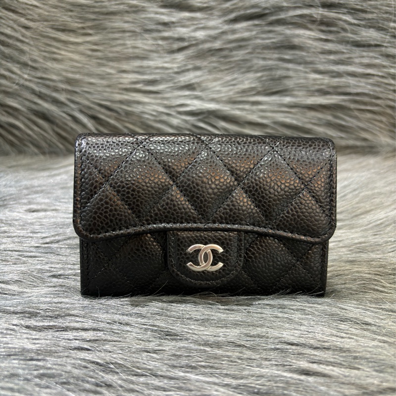 CHANEL AP0214 COCO 黑色荔枝皮銀釦 釦式 零錢包信用卡夾名片夾短夾皮夾-0